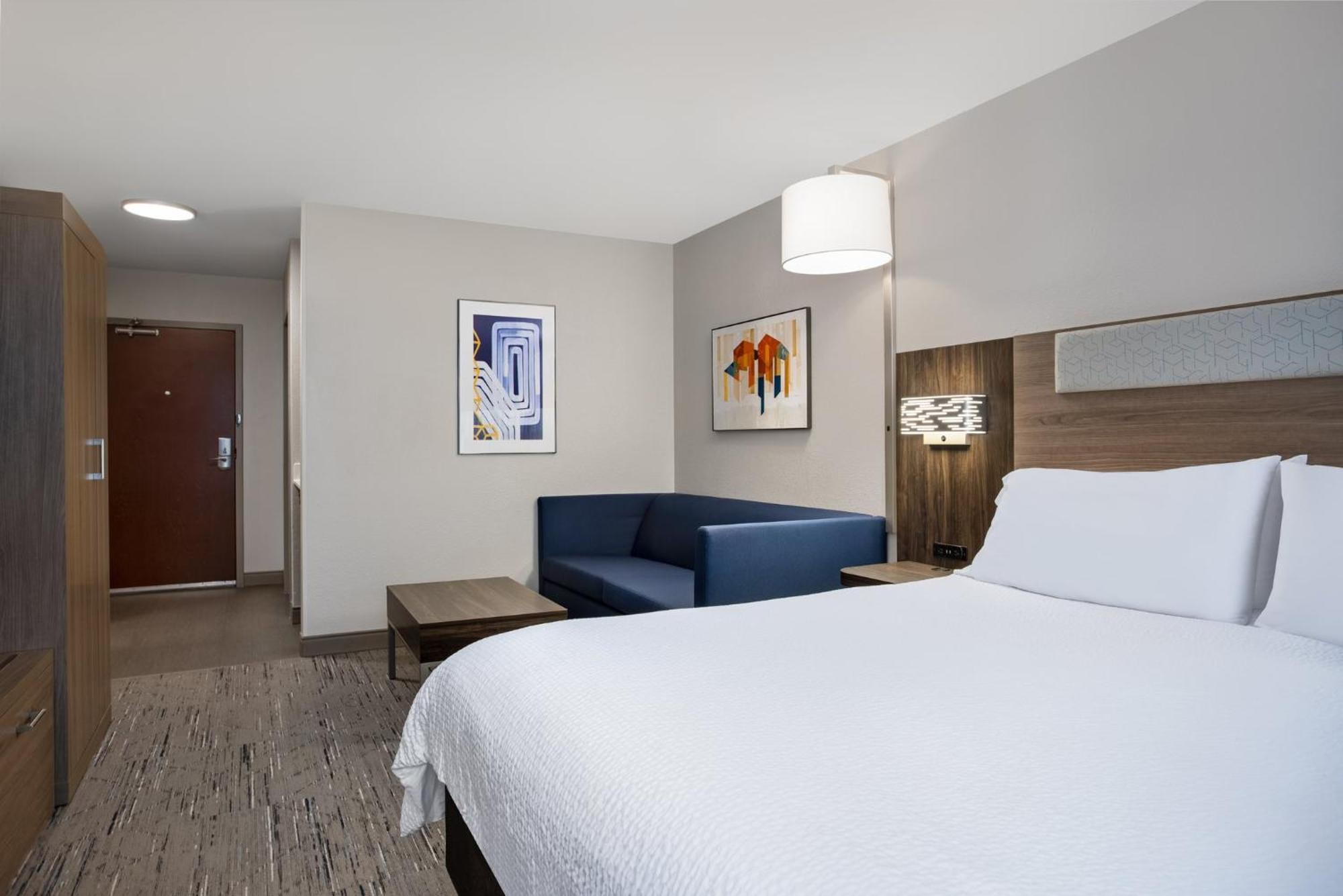 Holiday Inn Express Hotel & Suites Terre Haute By Ihg Екстериор снимка