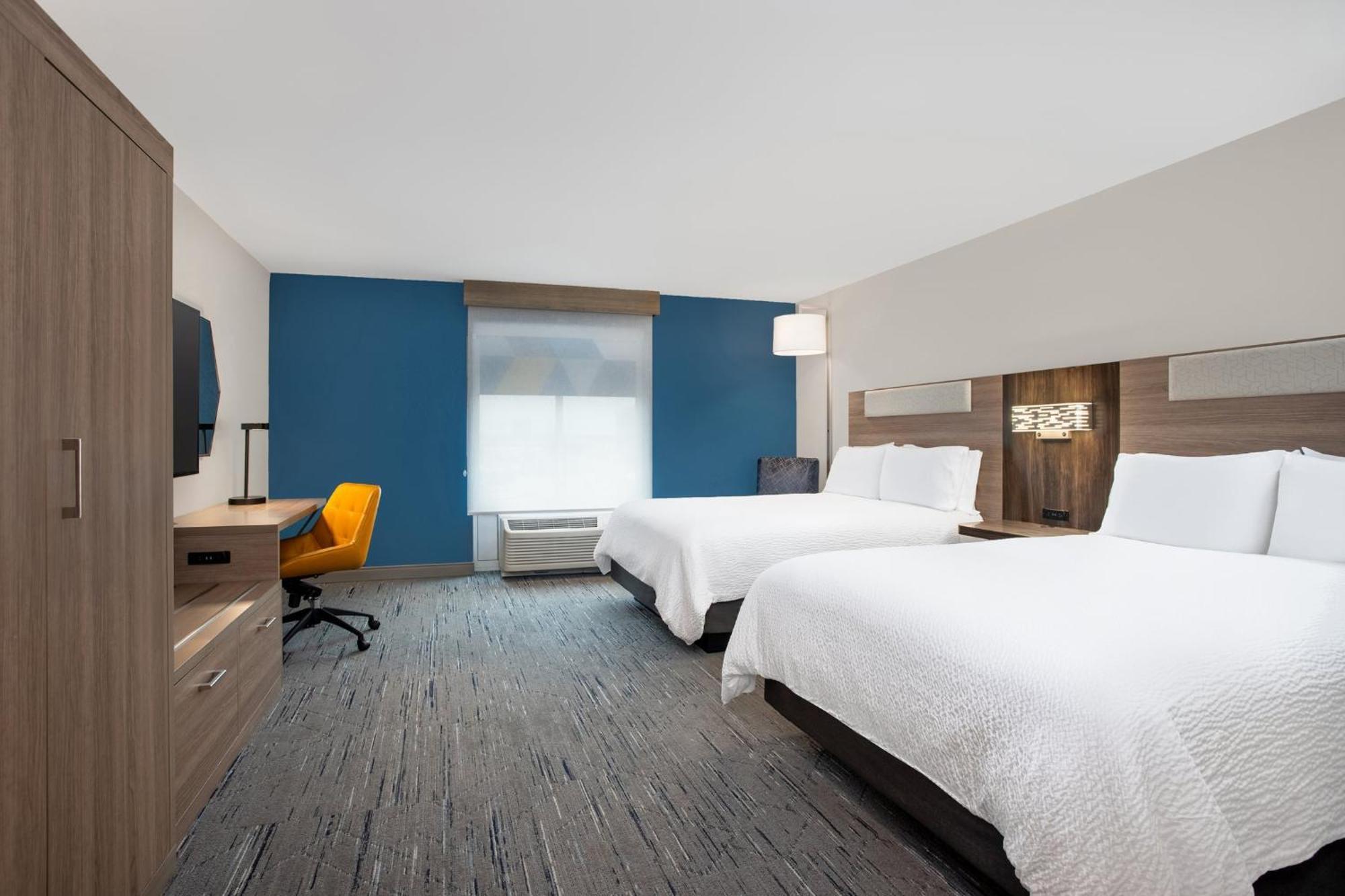 Holiday Inn Express Hotel & Suites Terre Haute By Ihg Екстериор снимка