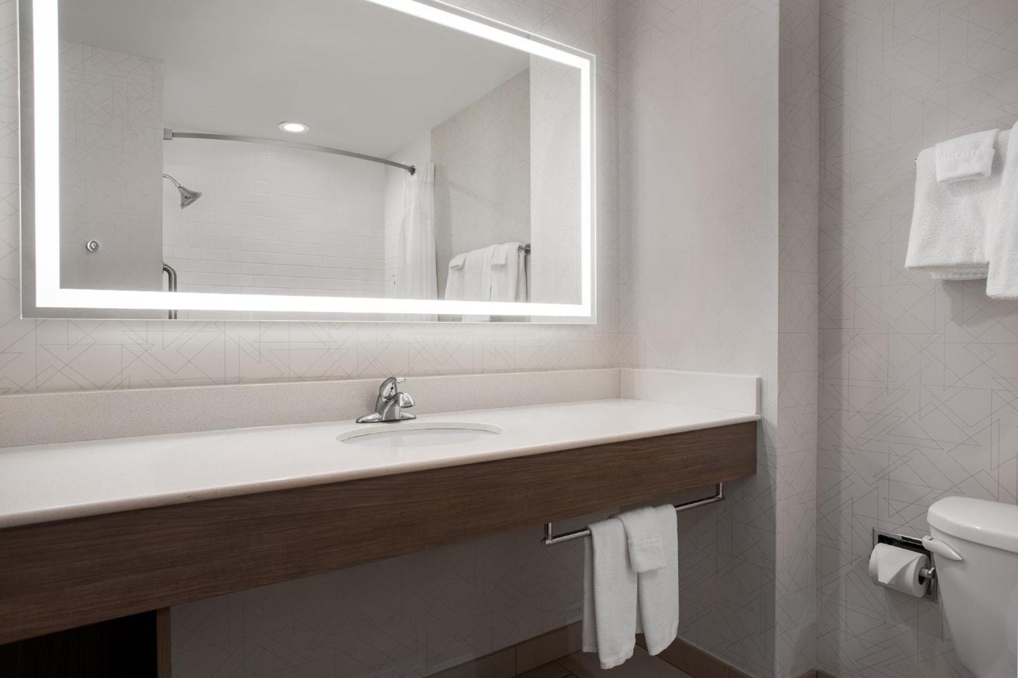 Holiday Inn Express Hotel & Suites Terre Haute By Ihg Екстериор снимка