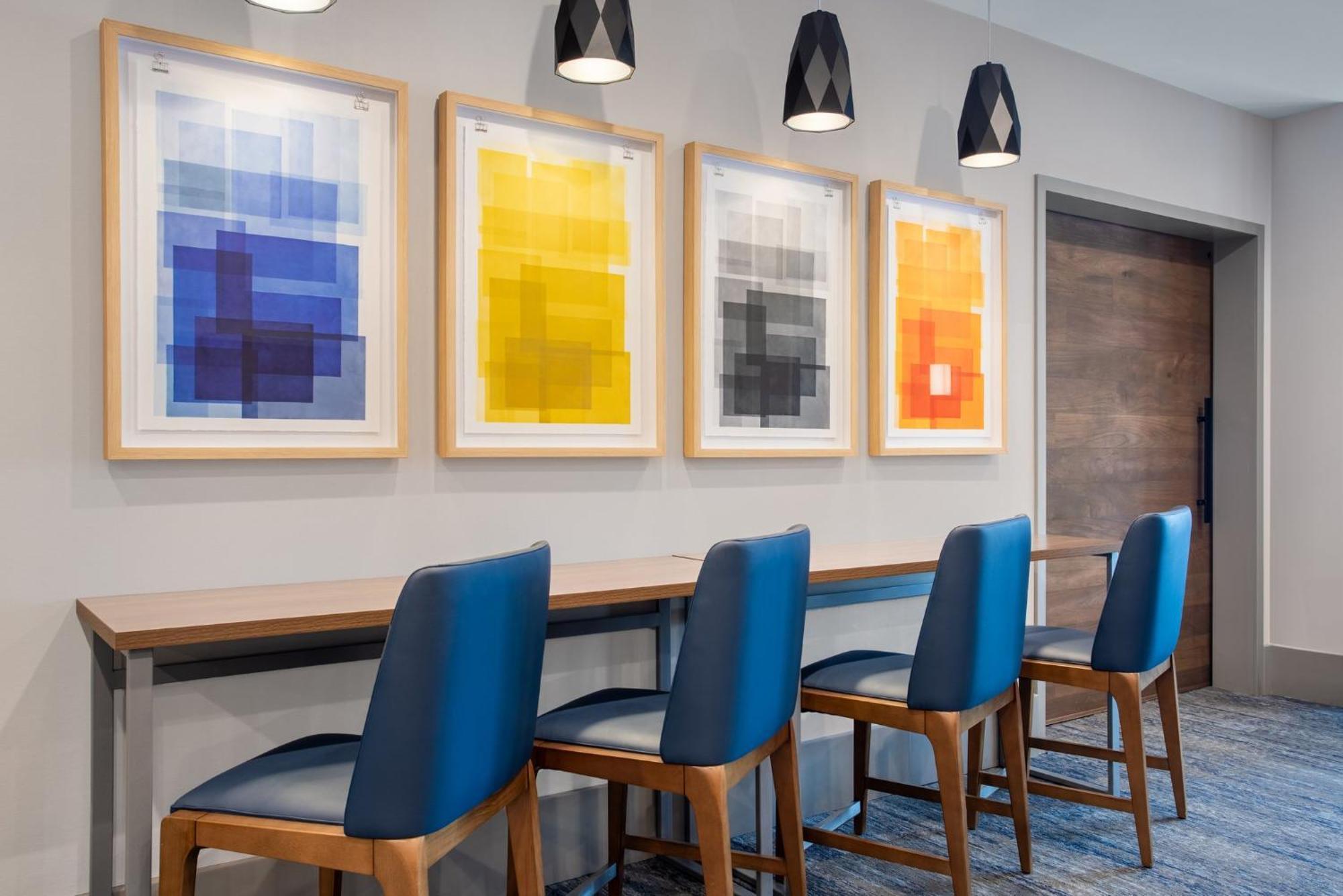 Holiday Inn Express Hotel & Suites Terre Haute By Ihg Екстериор снимка