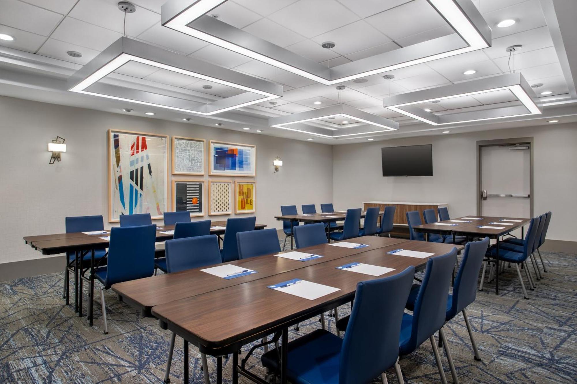 Holiday Inn Express Hotel & Suites Terre Haute By Ihg Екстериор снимка