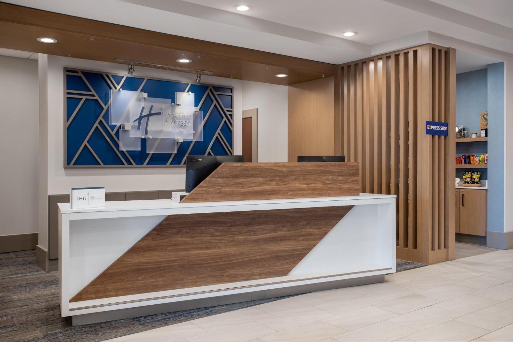Holiday Inn Express Hotel & Suites Terre Haute By Ihg Екстериор снимка