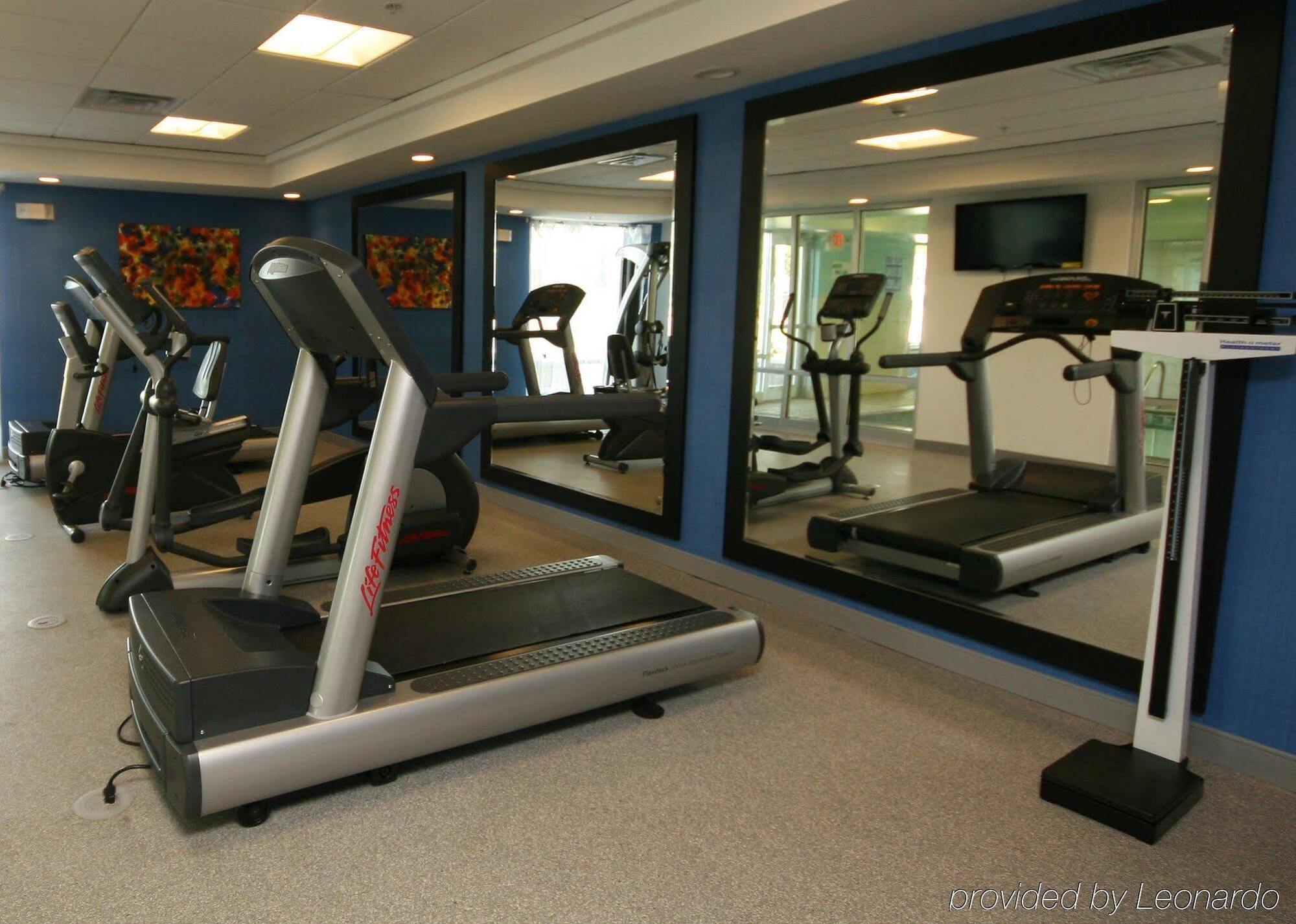 Holiday Inn Express Hotel & Suites Terre Haute By Ihg Екстериор снимка