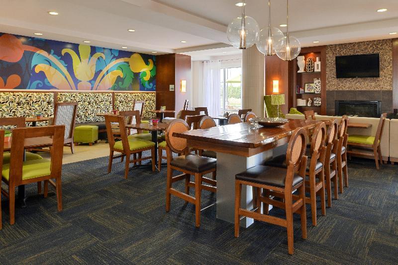 Holiday Inn Express Hotel & Suites Terre Haute By Ihg Екстериор снимка