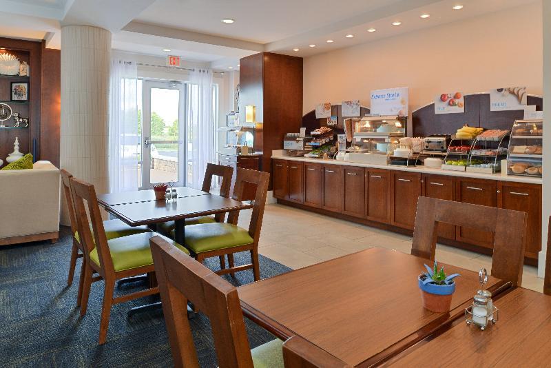 Holiday Inn Express Hotel & Suites Terre Haute By Ihg Екстериор снимка